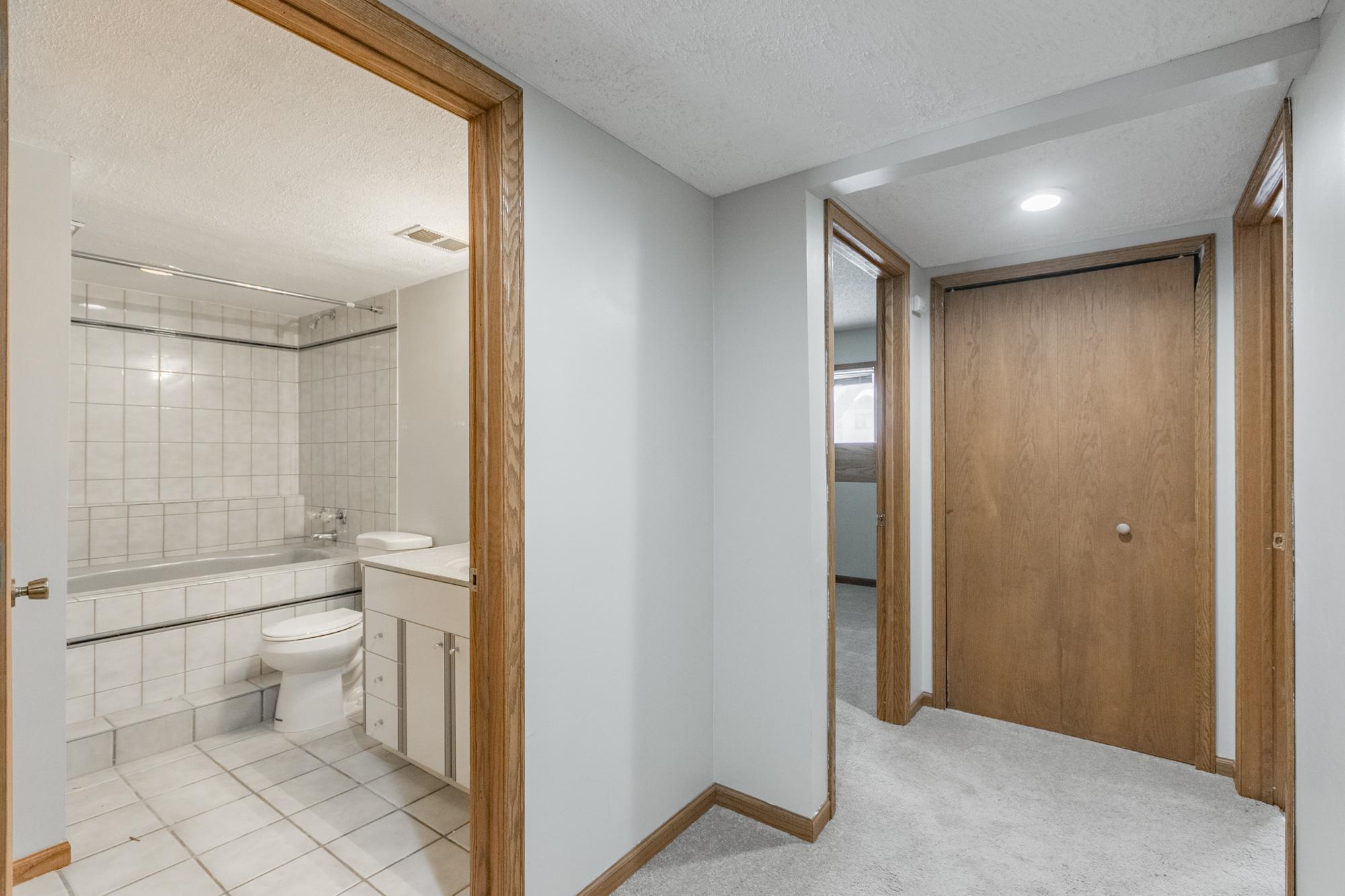 4505 Hay Lake Road South Eagan, MN 55123 - Photo 26 of 35