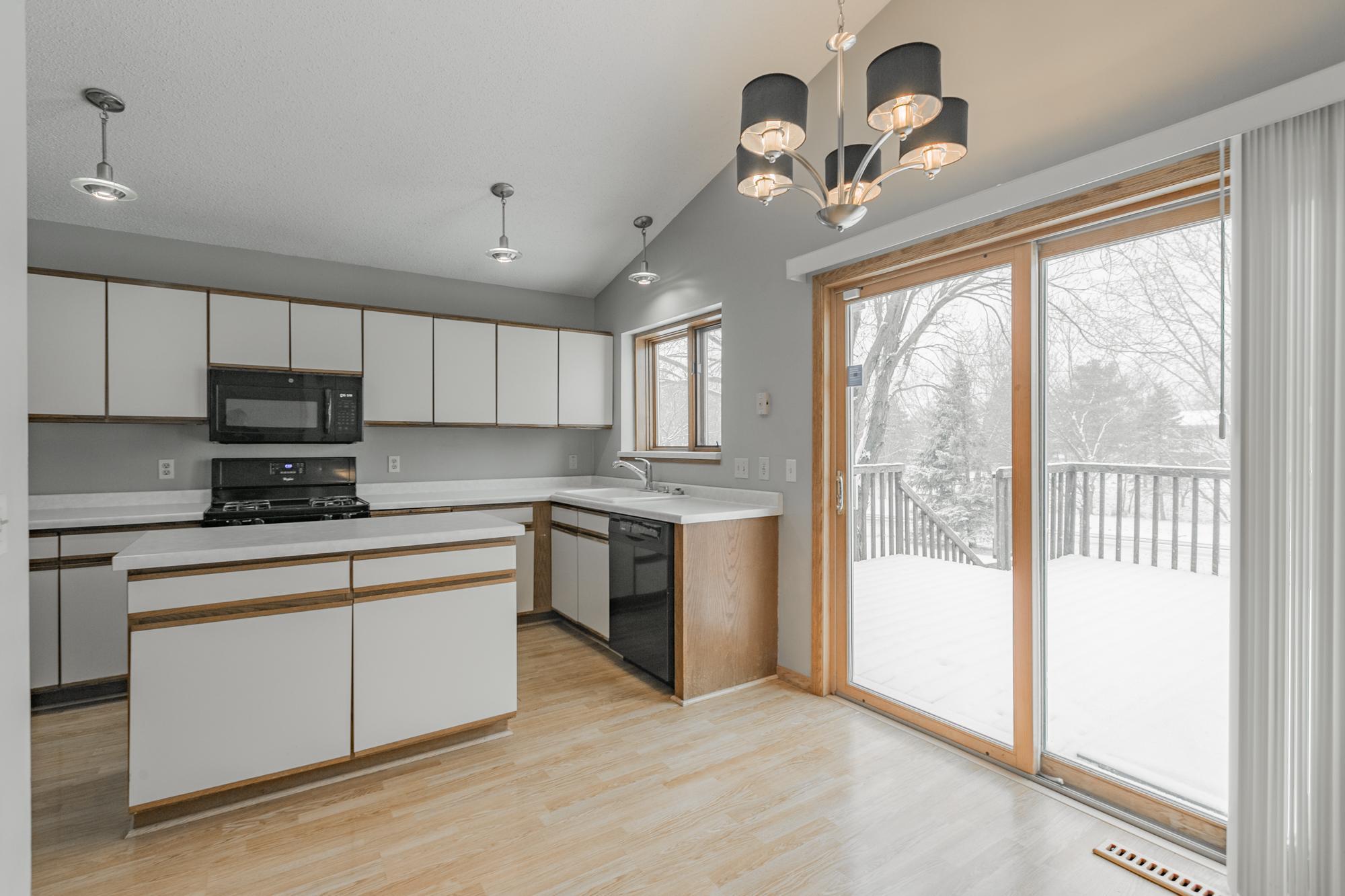 4505 Hay Lake Road South Eagan, MN 55123 - Photo 9 of 35