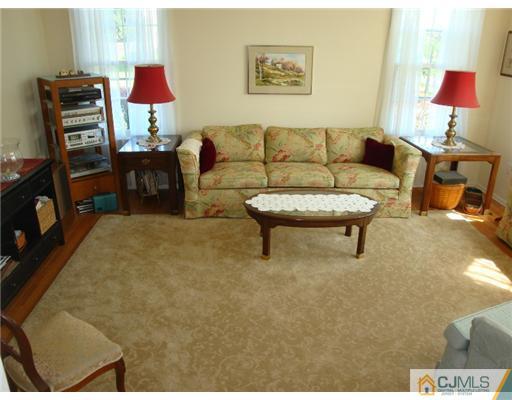 4 Petty Road Cranbury, NJ 08512 - Photo 4 of 15 Gallery Image 4