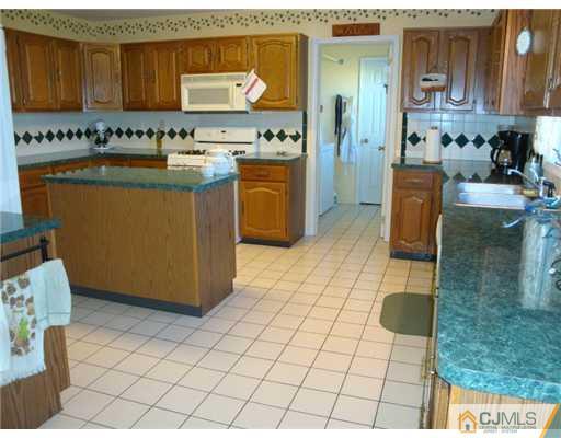 4 Petty Road Cranbury, NJ 08512 - Photo 5 of 15 Gallery Image 5