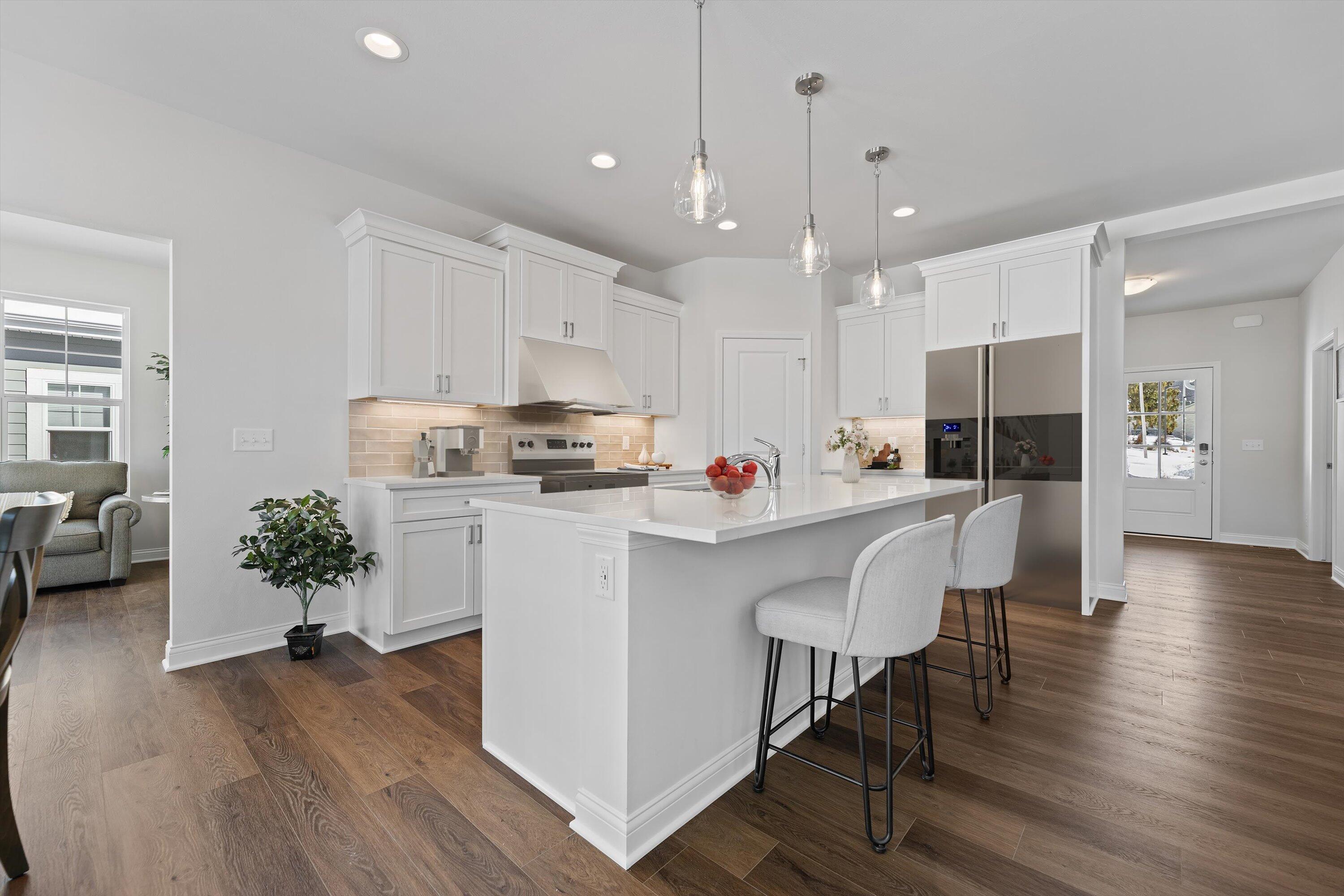 327 Sandy Circle Pewaukee, WI 53072 - Photo 12 of 40 Kitchen: Virtual appliances