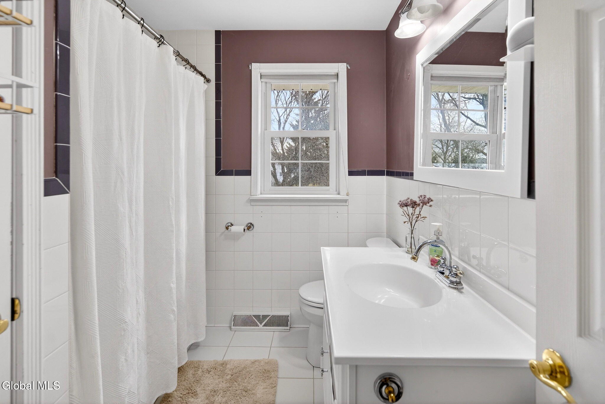 4 Albert Court Colonie, NY 12110 - Photo 12 of 35 Interior 10