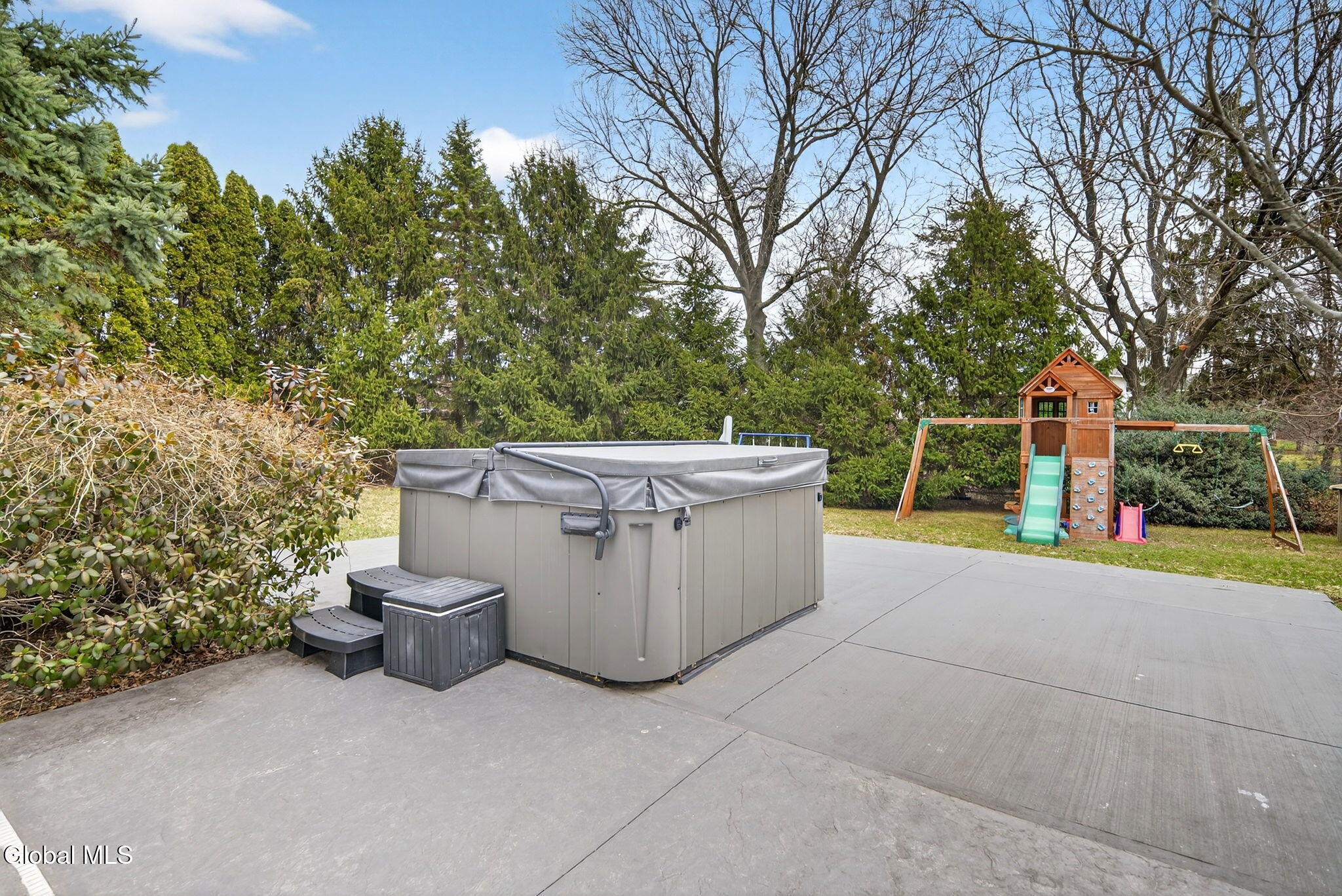 4 Albert Court Colonie, NY 12110 - Photo 24 of 35 Exterior 04