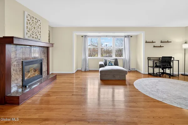 $479,000 | 4 Albert Court, Colonie, NY 12110