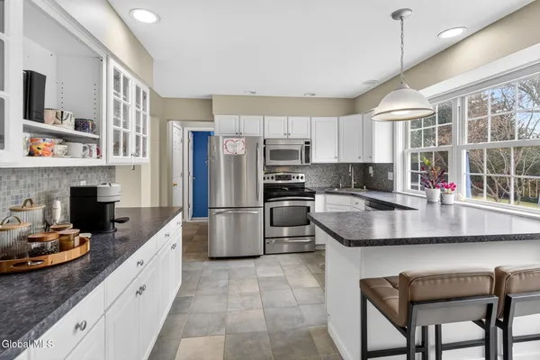 $479,000 | 4 Albert Court, Colonie, NY 12110