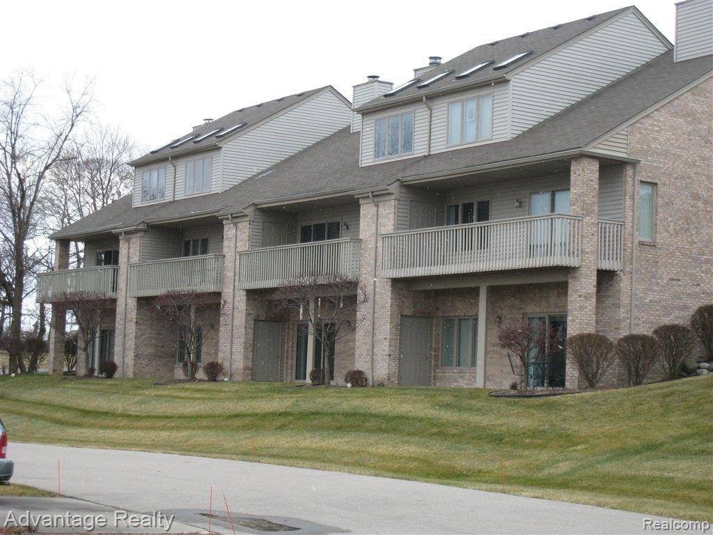 1935 River Road, Unit 28 St. Clair, MI 48079 - Photo 4 of 25 balcony & patio