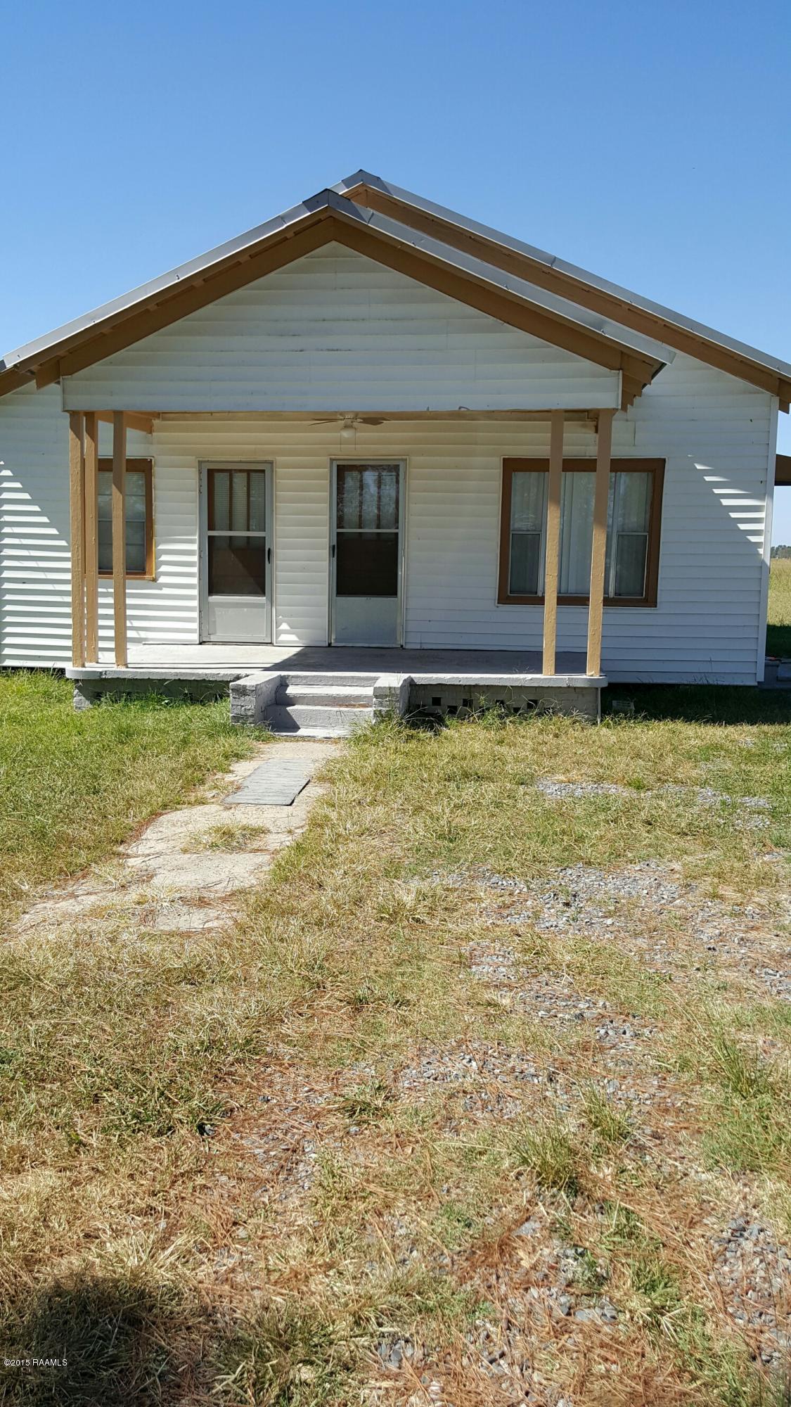 121 Venus Road Opelousas, LA 70570 - Photo 1 of 16 20151015_125524_resized