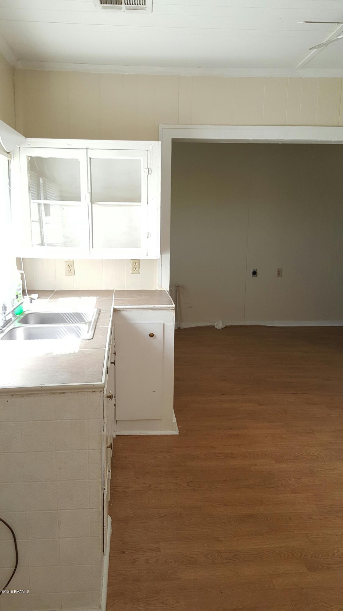 121 Venus Road Opelousas, LA 70570 - Photo 4 of 16 20151015_125400_resized