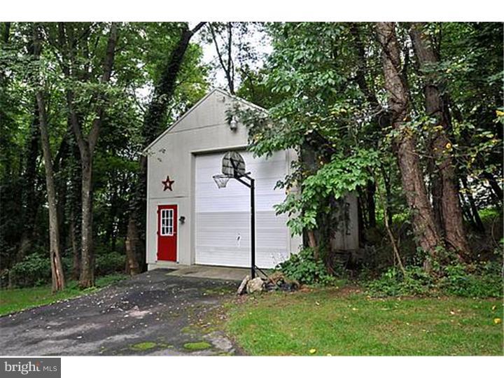 2838 Snake Hill Road Doylestown, PA 18902 - Photo 2 of 22 Barn