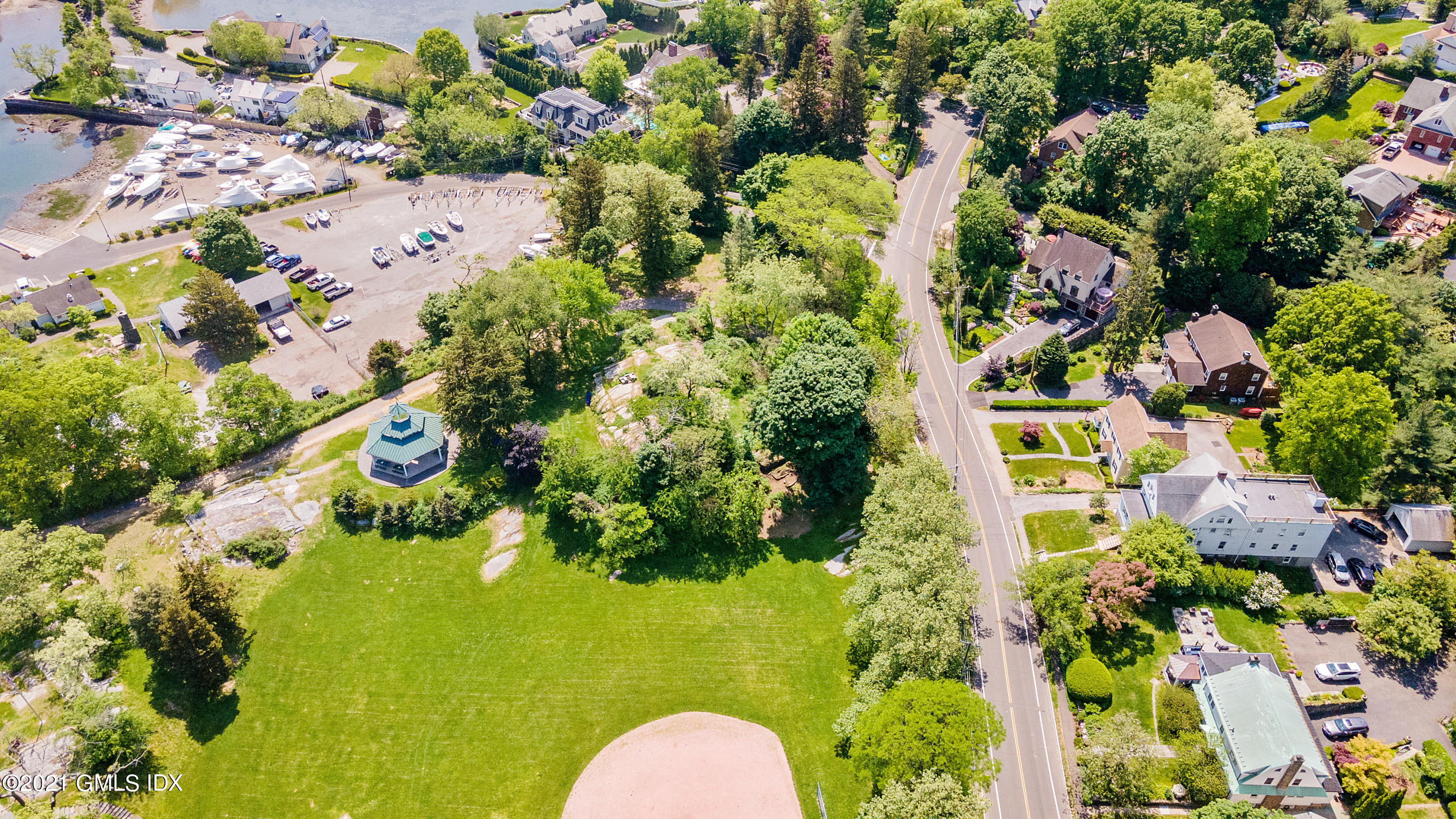 14 Byram Shore Road, Unit 1 Greenwich, CT 06830 - Photo 28 of 30 a picture of flowers