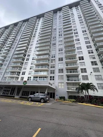 $3,250 | 230 174th Street, Unit 808, Sunny Isles Beach, FL 33160