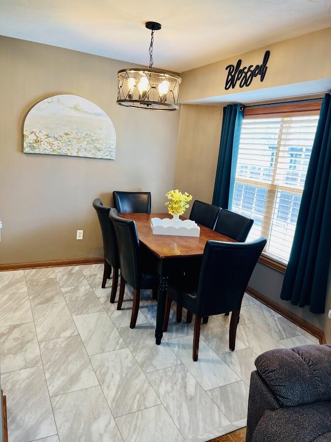 201 Prairie Lane Monett, MO 65708 - Photo 11 of 26 dining 2