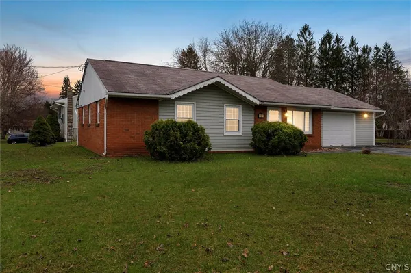 $179,900 | 101 Timwood Drive, Van Buren, NY 13027