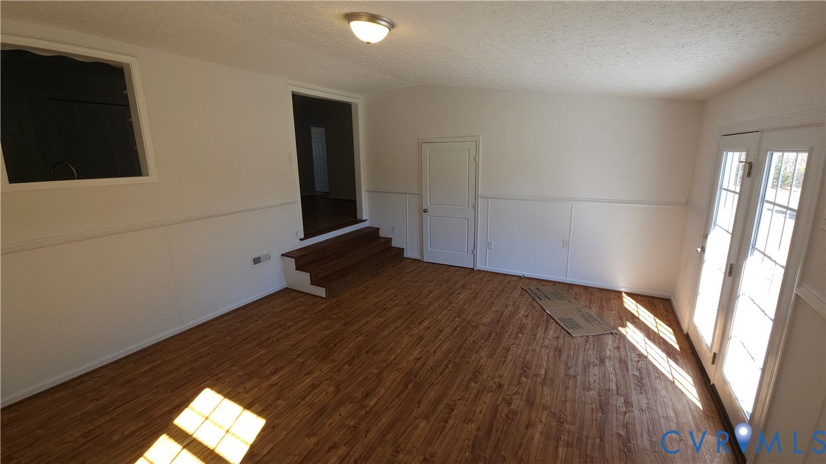 6019 Old Buckingham Road Powhatan, VA 23139 - Photo 7 of 17 Family Room