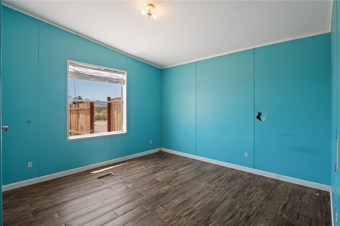 3692 North Egar Road Golden Valley, AZ 86413 - Photo 11 of 27 Bedroom