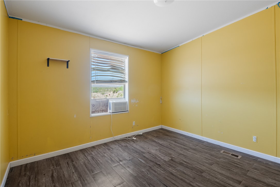 3692 North Egar Road Golden Valley, AZ 86413 - Photo 14 of 27 Bedroom