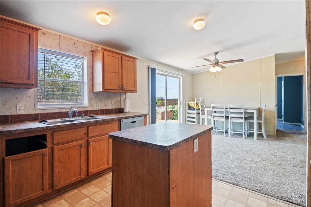 3692 North Egar Road Golden Valley, AZ 86413 - Photo 8 of 27 Kitchen