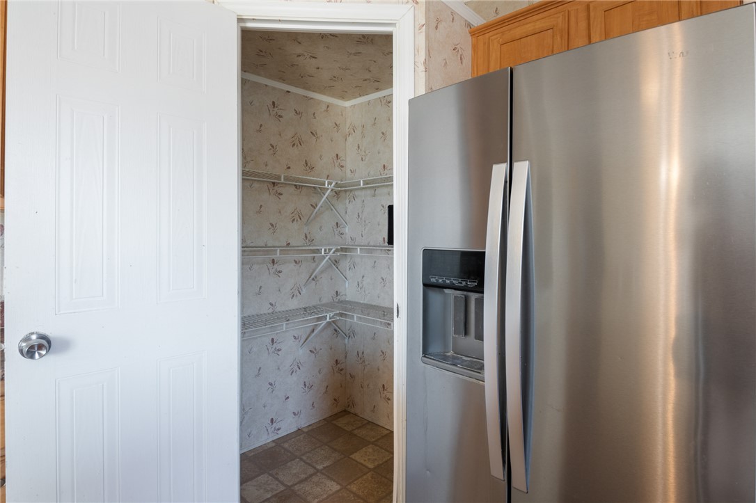 3692 North Egar Road Golden Valley, AZ 86413 - Photo 9 of 27 Pantry