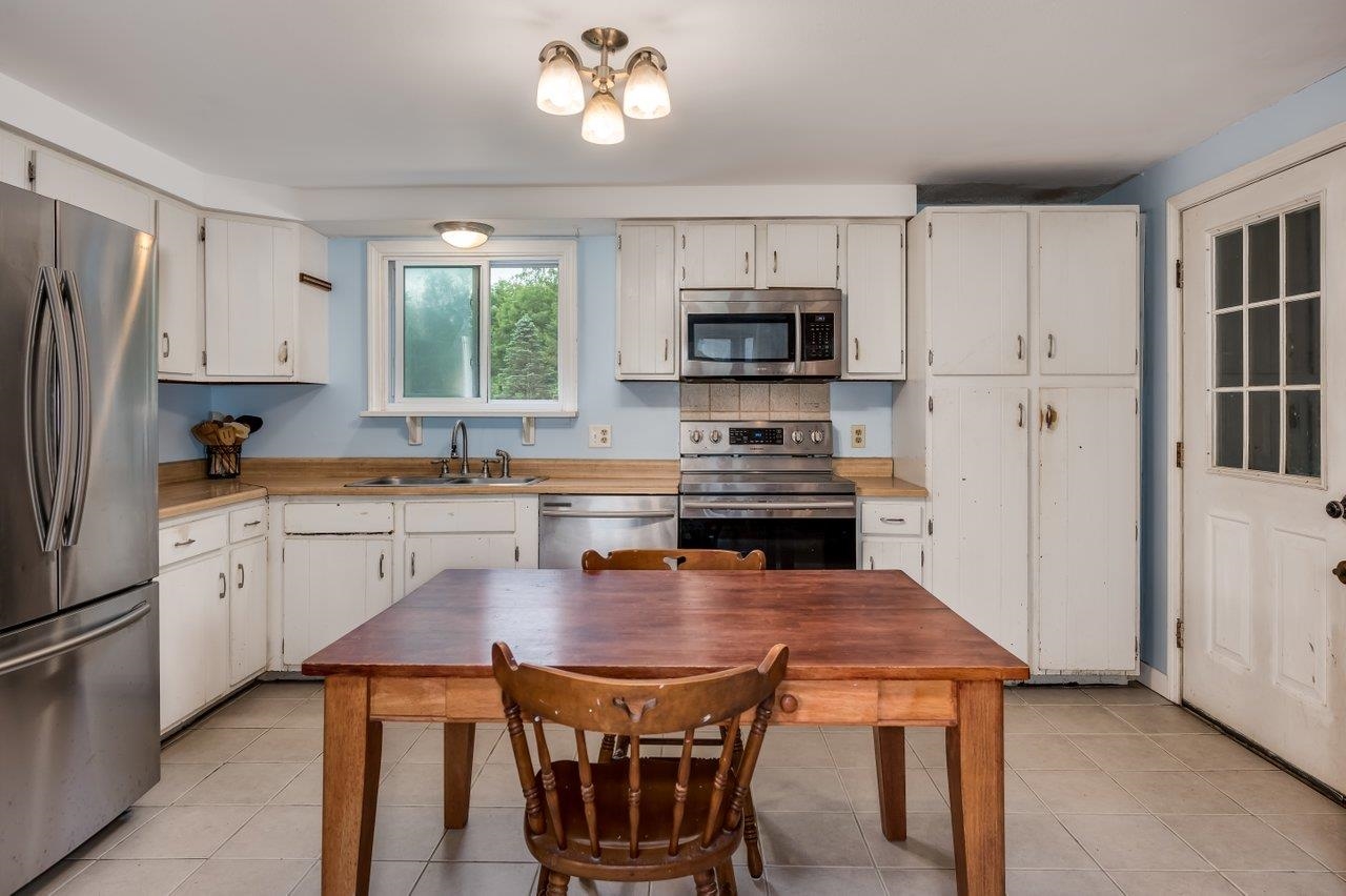 143 Stratham Heights Road Stratham, NH 03885 - Photo 6 of 40