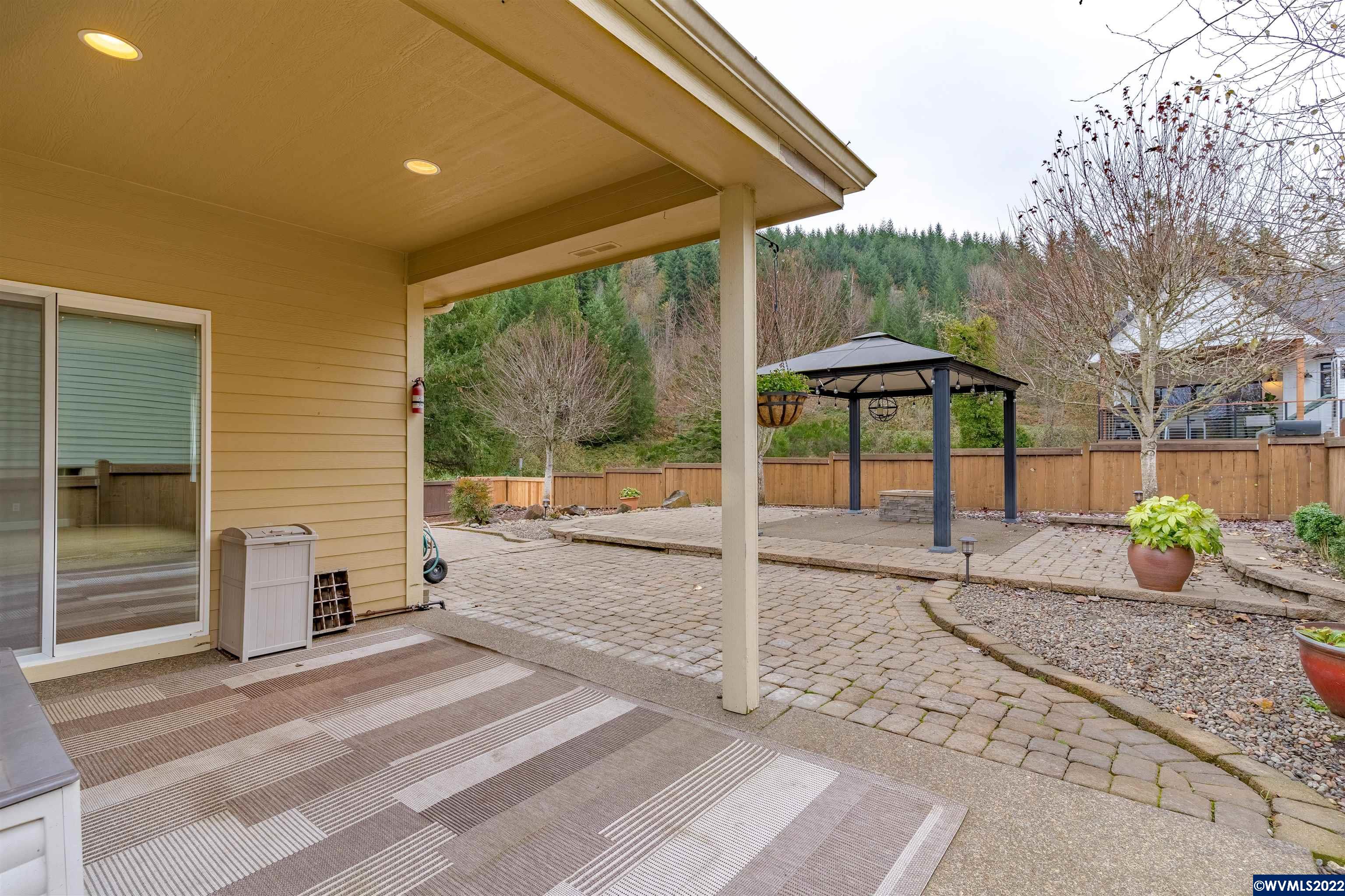 965 Pinetop Street Sweet Home, OR 97386 - Photo 14 of 27