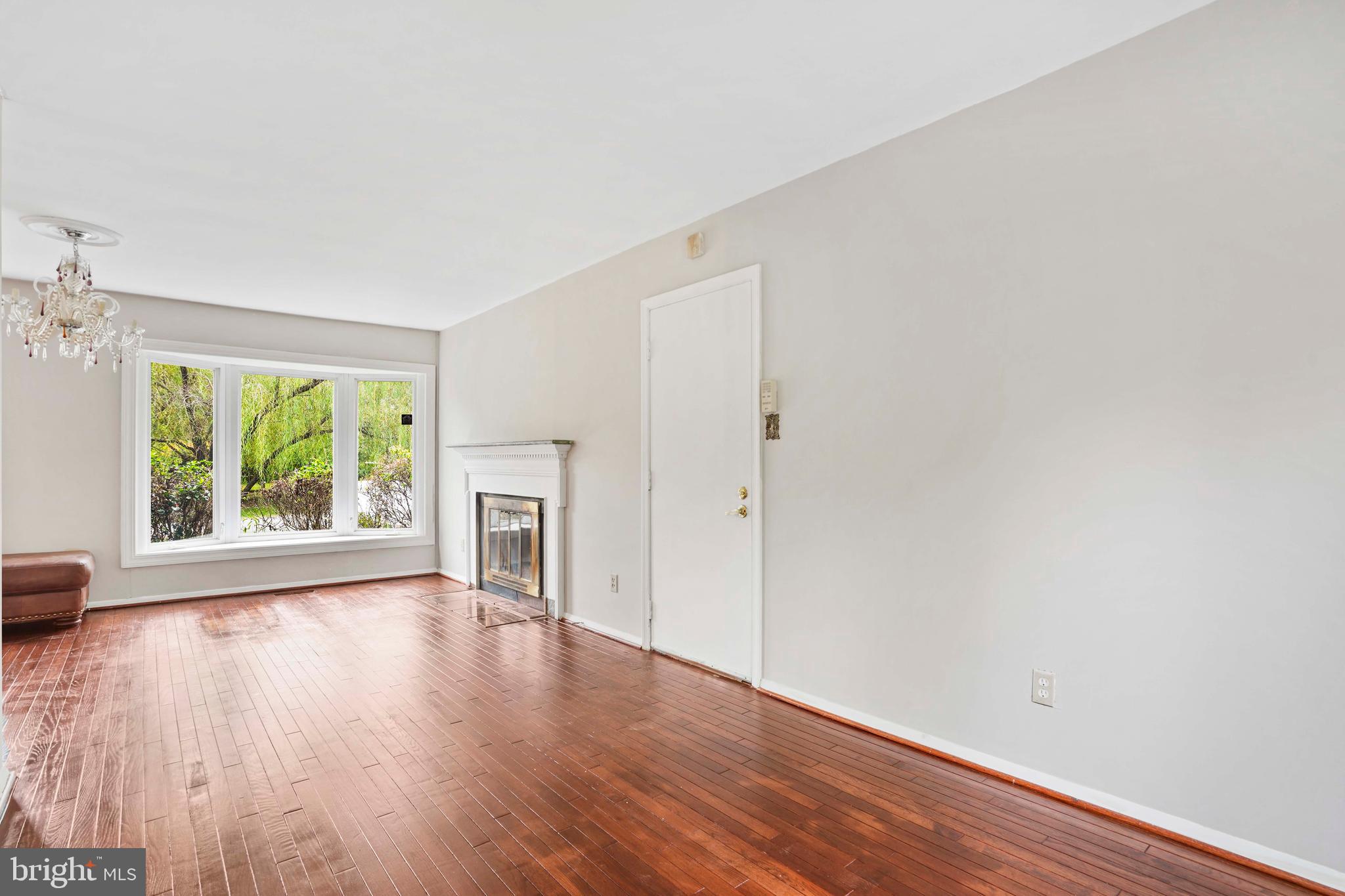 12303 Coleraine Court Reston, VA 20191 - Photo 14 of 48 Gallery Image 14