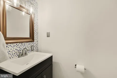 $675,000 | 11170 Forest Edge Drive, Reston, VA 20190
