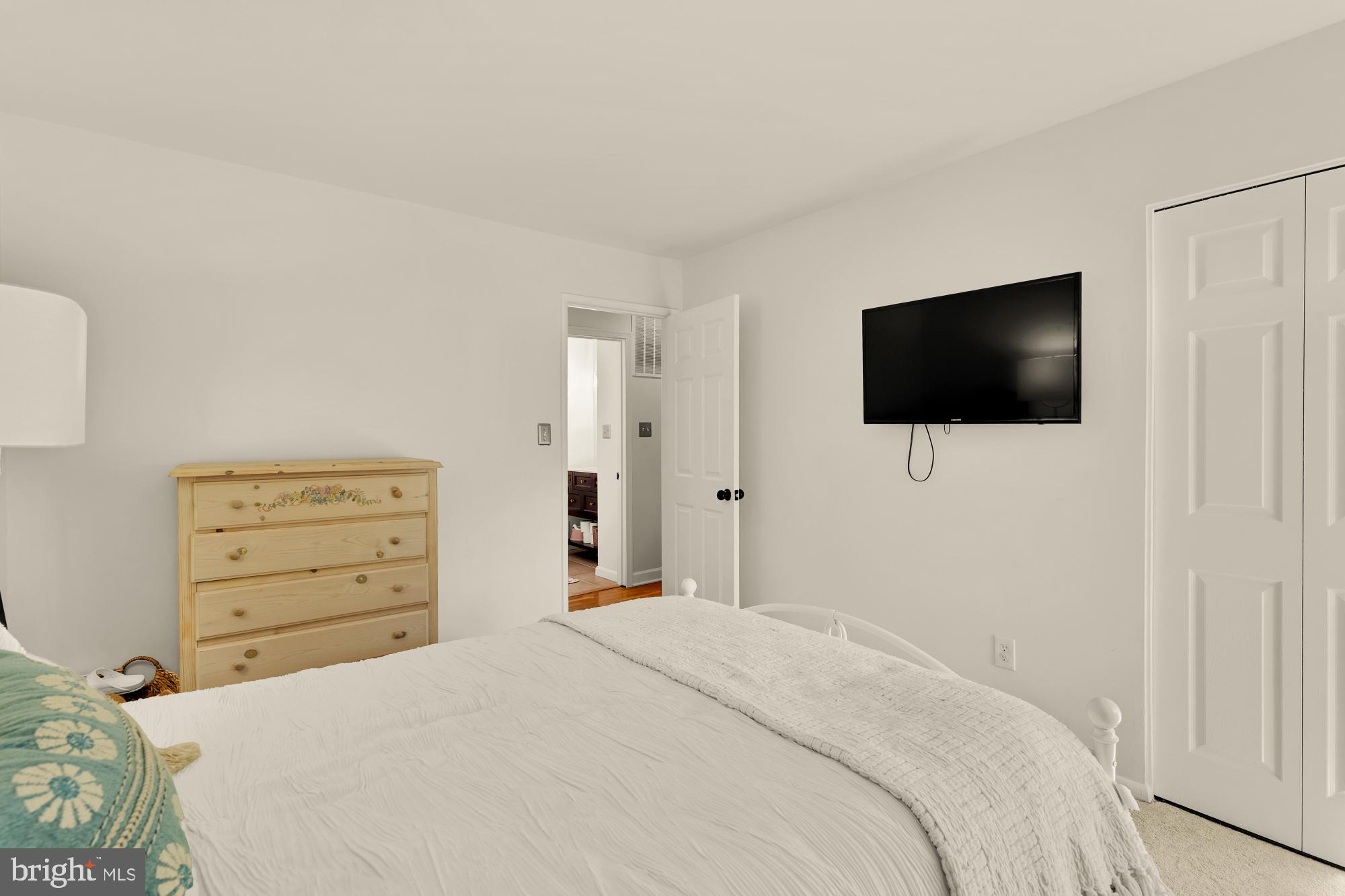 11170 Forest Edge Drive Reston, VA 20190 - Photo 20 of 35