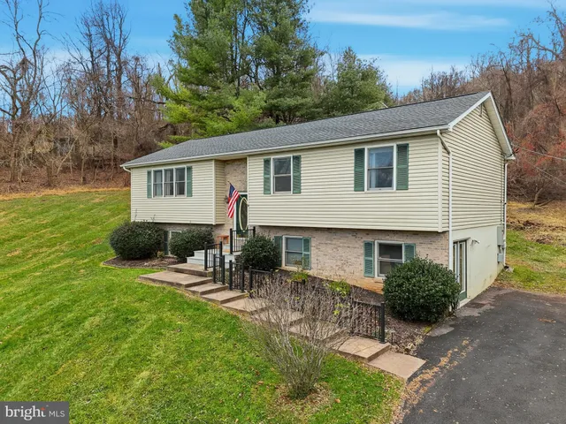 $419,900 | 1073 Mountain Heights Road, Front Royal, VA 22630