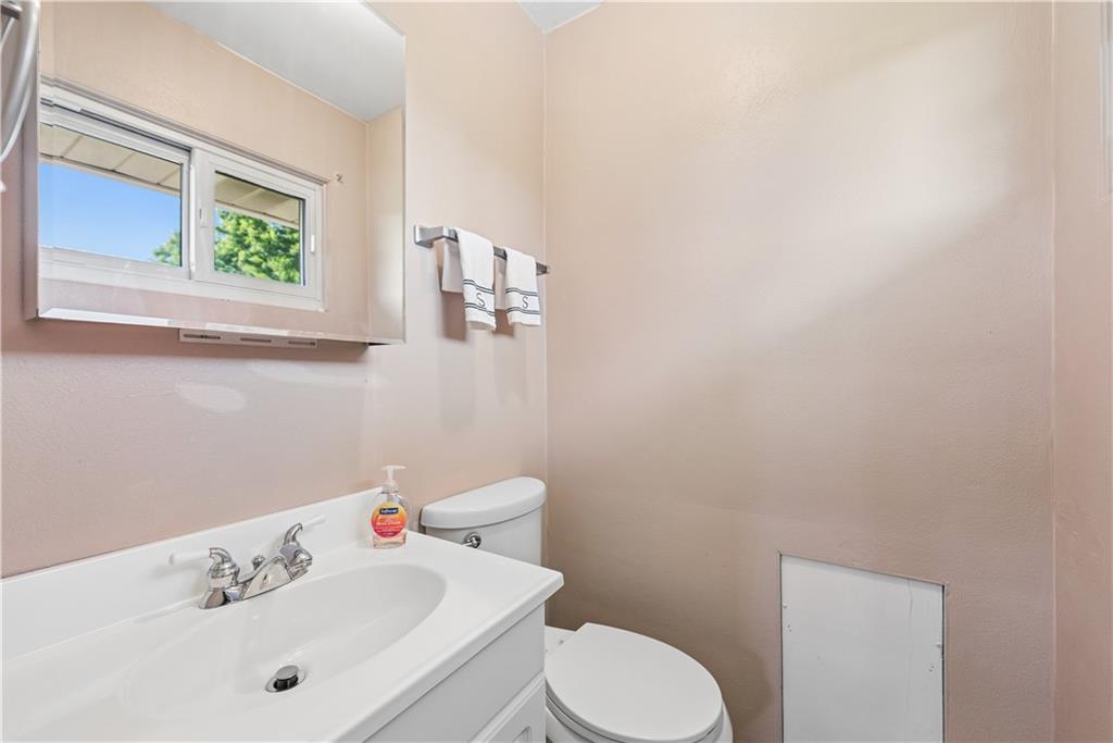 33 Barbara Road Latrobe, PA 15650 - Photo 17 of 33 Master half bath