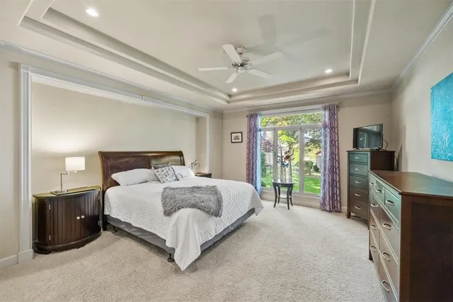 $785,000 | 708 Northeast Lake Point Drive, Lee's Summit, MO 64064