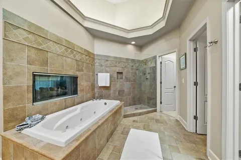 $785,000 | 708 Northeast Lake Point Drive, Lee's Summit, MO 64064