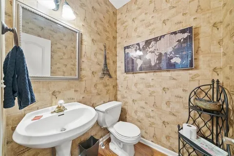 $785,000 | 708 Northeast Lake Point Drive, Lee's Summit, MO 64064