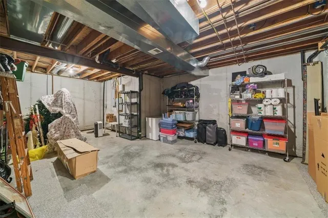 $785,000 | 708 Northeast Lake Point Drive, Lee's Summit, MO 64064