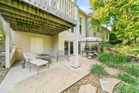 $785,000 | 708 Northeast Lake Point Drive, Lee's Summit, MO 64064