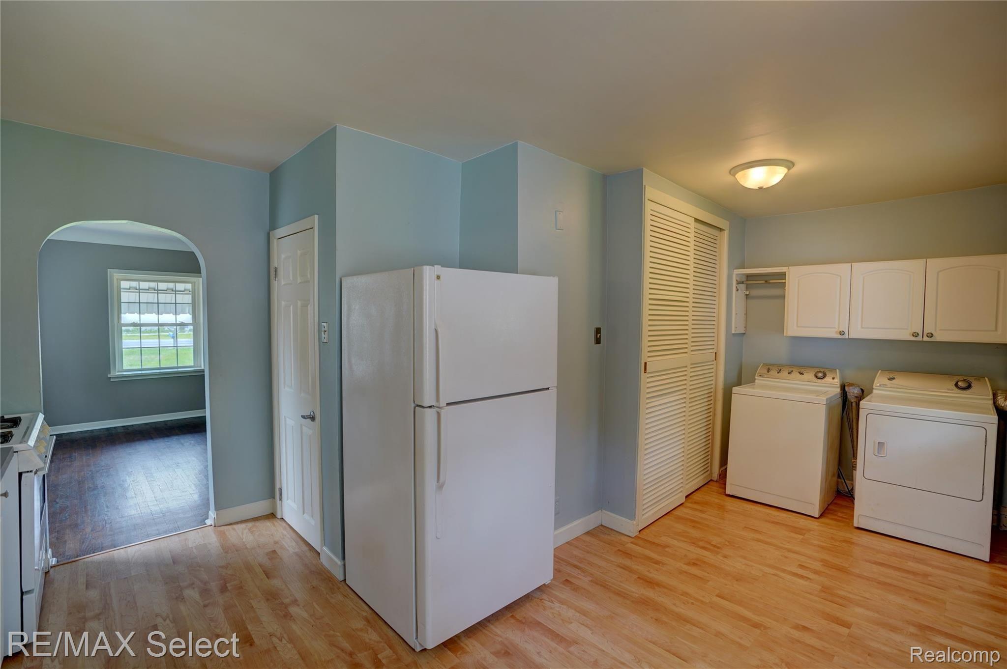 5317 Lapeer Road Burton, MI 48509 - Photo 14 of 39 5317 and 5319 Lapeer Rd 31.jpg