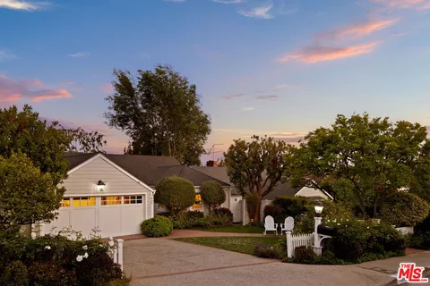 $3,998,000 | 438 North Bonhill Road, Los Angeles, CA 90049