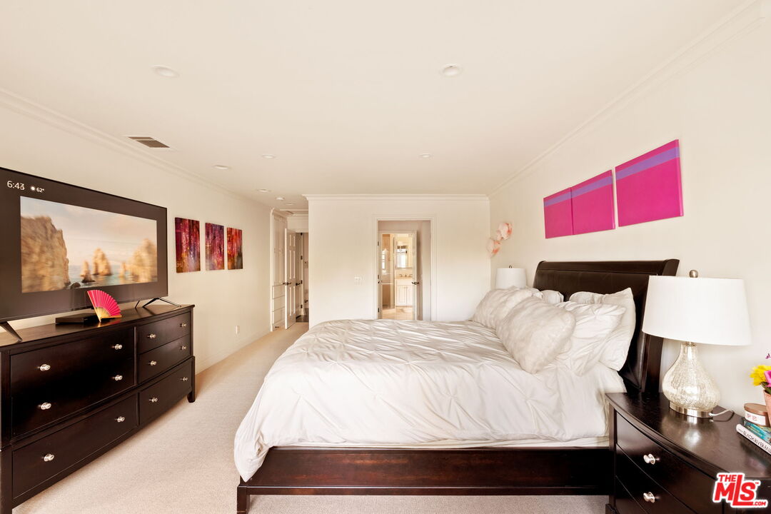 438 North Bonhill Road Los Angeles, CA 90049 - Photo 13 of 30 Gallery Image 13