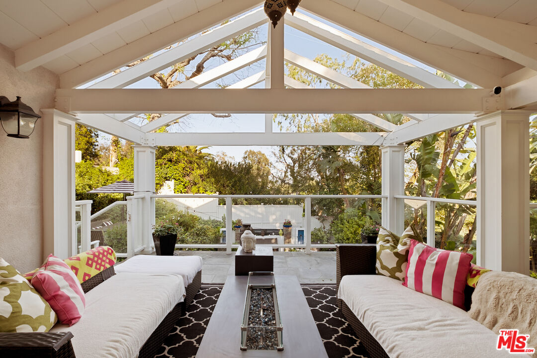 438 North Bonhill Road Los Angeles, CA 90049 - Photo 17 of 30 Gallery Image 17