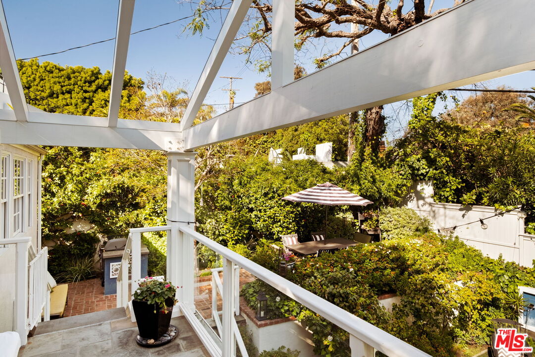 438 North Bonhill Road Los Angeles, CA 90049 - Photo 18 of 30 Gallery Image 18