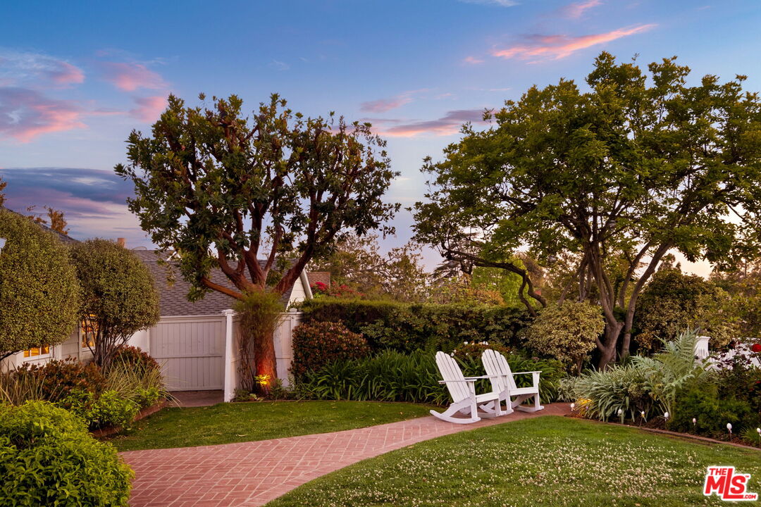 438 North Bonhill Road Los Angeles, CA 90049 - Photo 2 of 30 Gallery Image 2