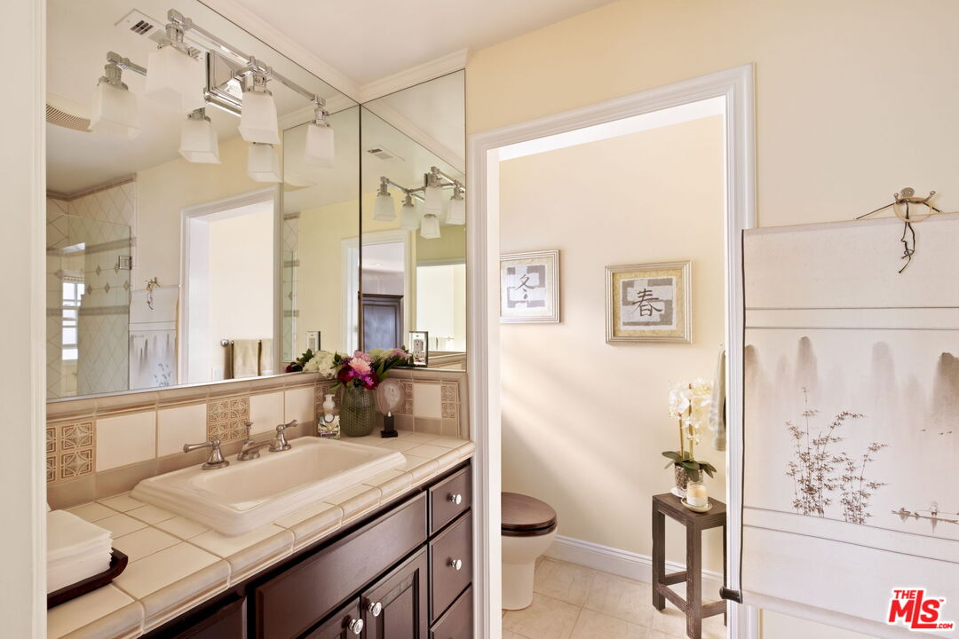 438 North Bonhill Road Los Angeles, CA 90049 - Photo 21 of 30 Gallery Image 21