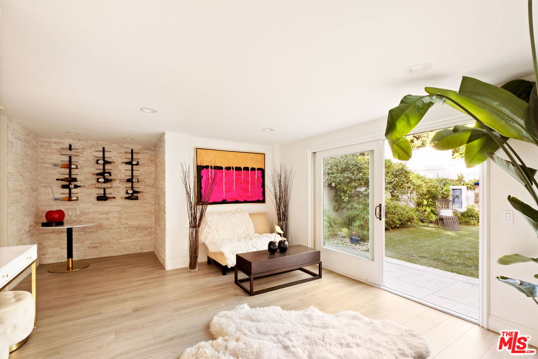 438 North Bonhill Road Los Angeles, CA 90049 - Photo 25 of 30 Gallery Image 25