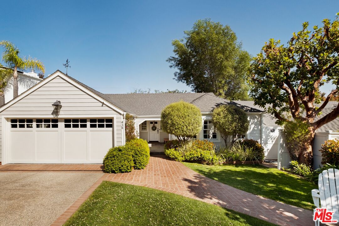 438 North Bonhill Road Los Angeles, CA 90049 - Photo 3 of 30 Gallery Image 3