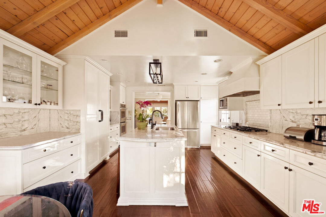 438 North Bonhill Road Los Angeles, CA 90049 - Photo 7 of 30 Gallery Image 7