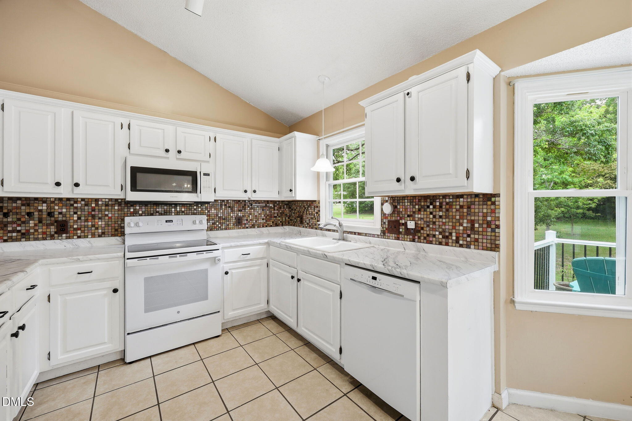 409 Brown Circle Rolesville, NC 27571 - Photo 8 of 30 Kitchen2
