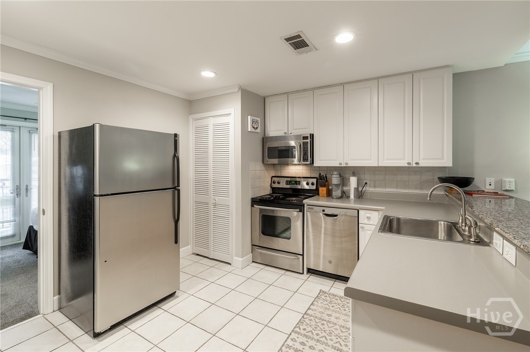 250 West Broad Street, Unit 207 Athens, GA 30601 - Photo 10 of 34