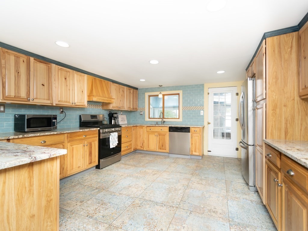 1752 Washington Street Canton, MA 02021 - Photo 7 of 22