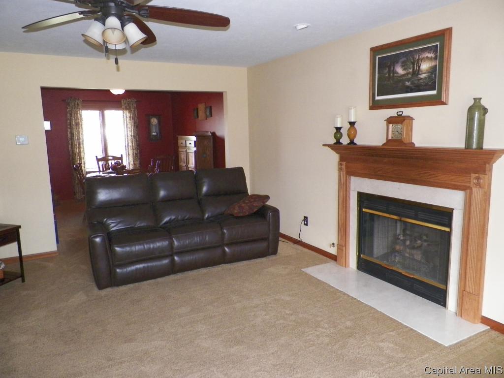1113 Post Road Springfield, IL 62712 - Photo 8 of 25
