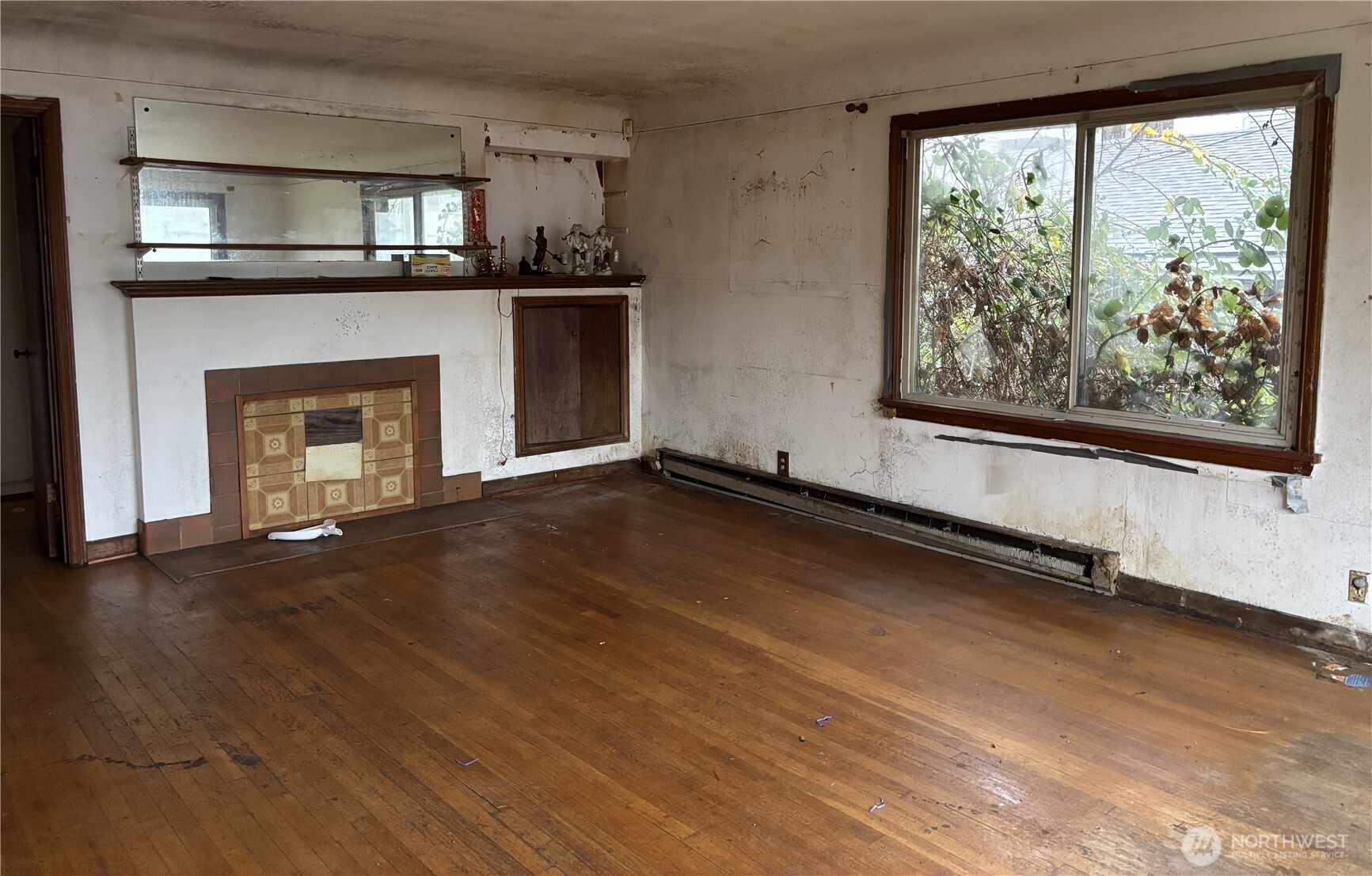 9208 17th Avenue Southwest Seattle, WA 98106 - Photo 2 of 11