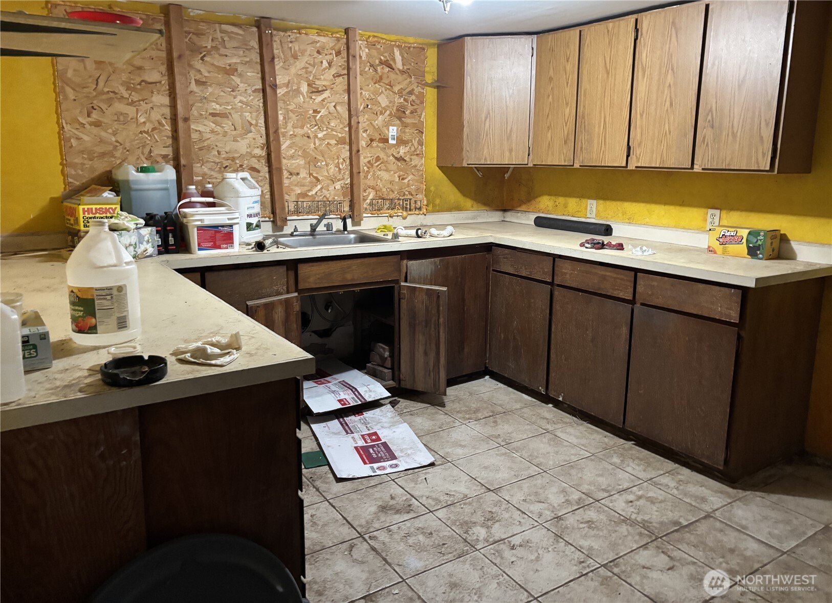 9208 17th Avenue Southwest Seattle, WA 98106 - Photo 7 of 11